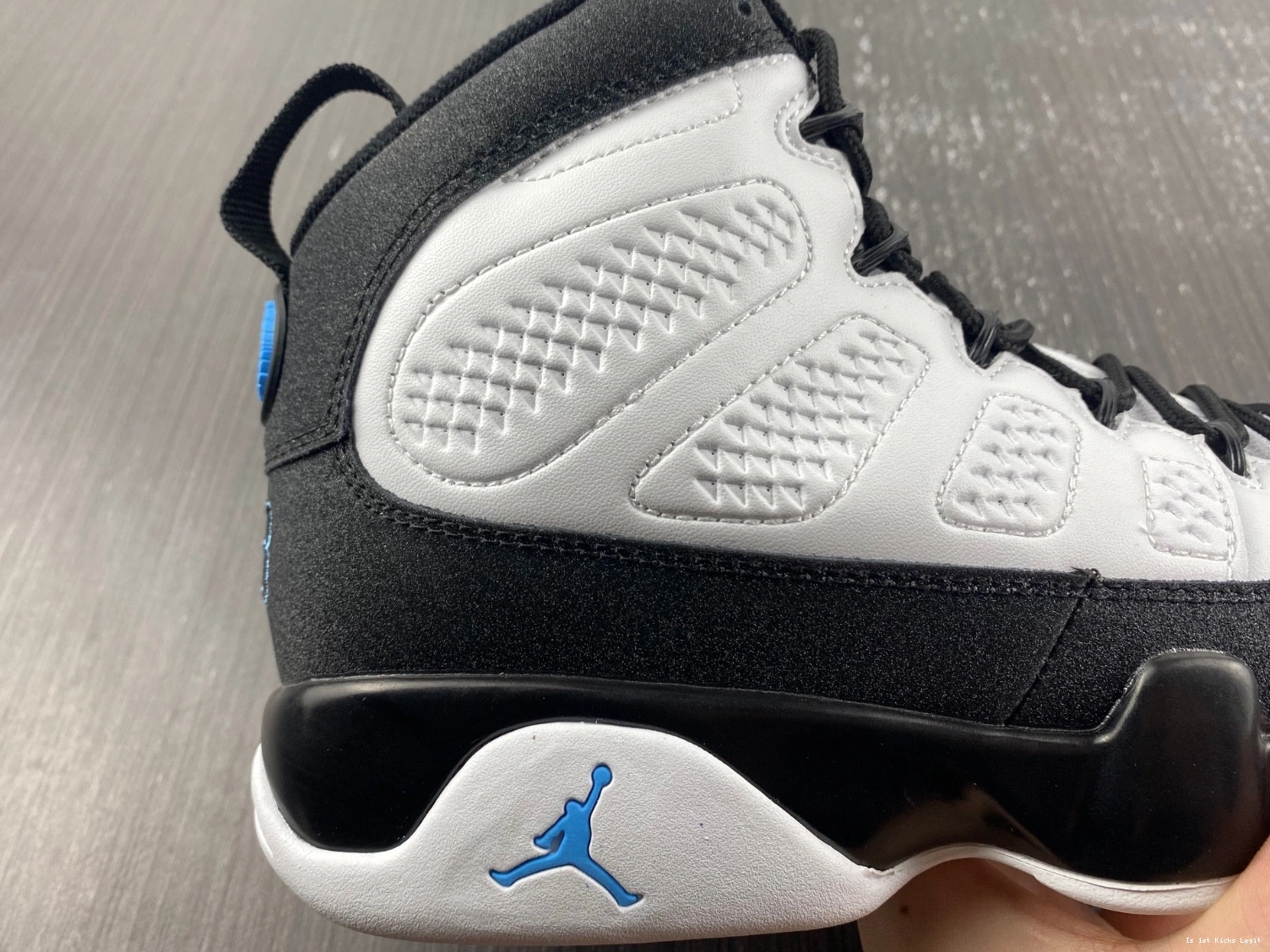 University Jordan - Retro CT8019-140 9 Blue 0404